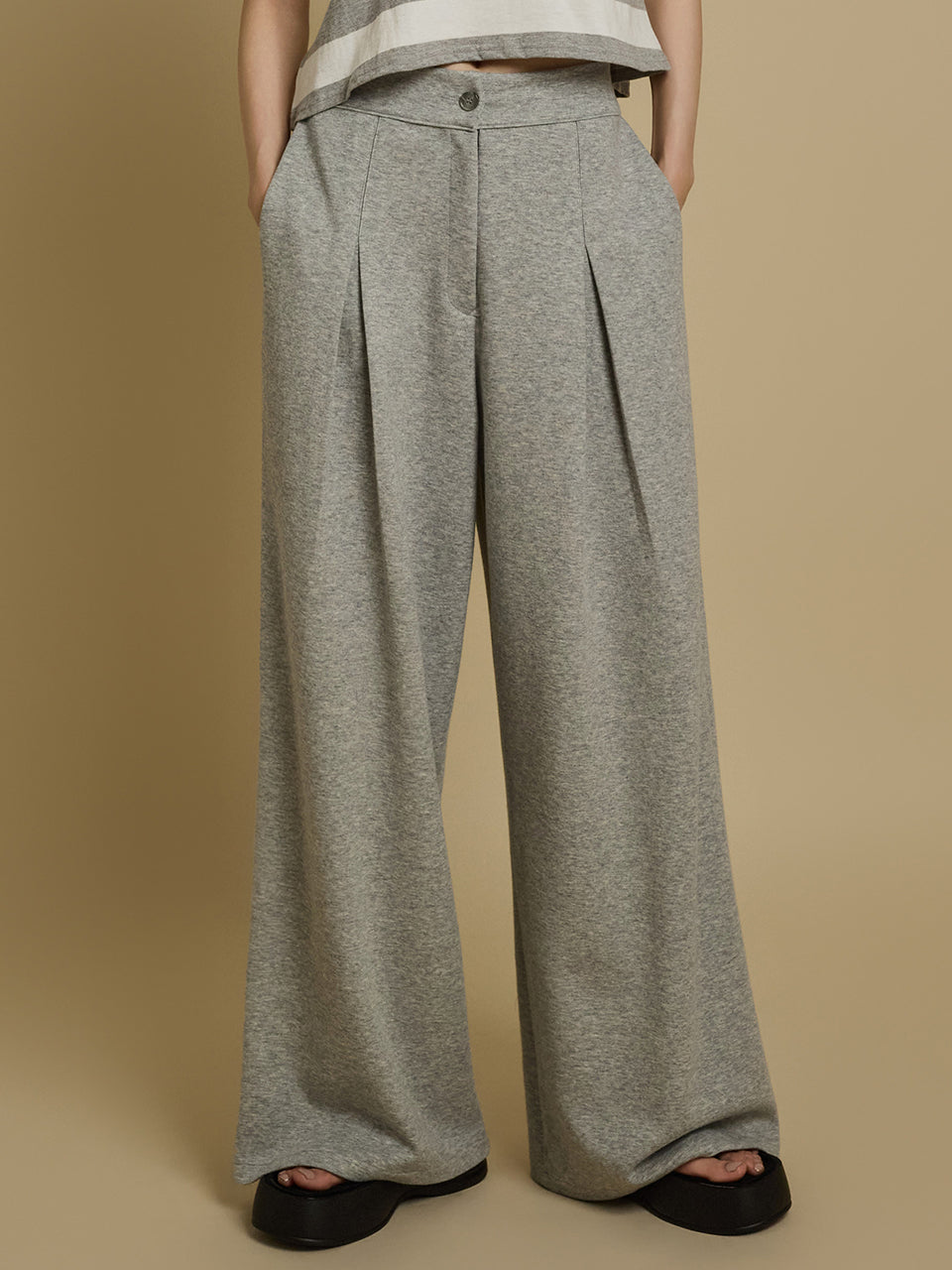 P3456 Pintuck Pants