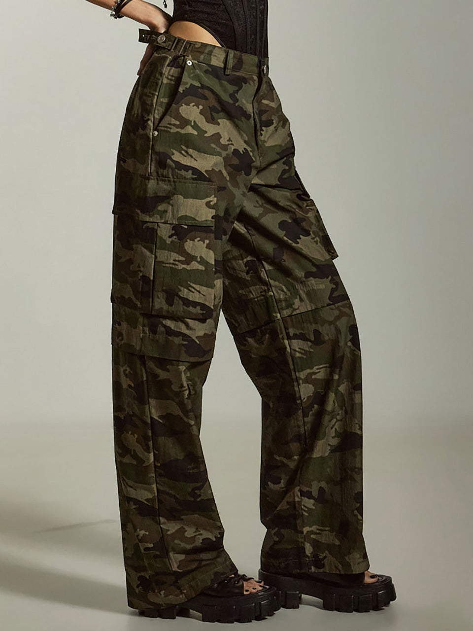 P3559 Camouflage Cargo Pants