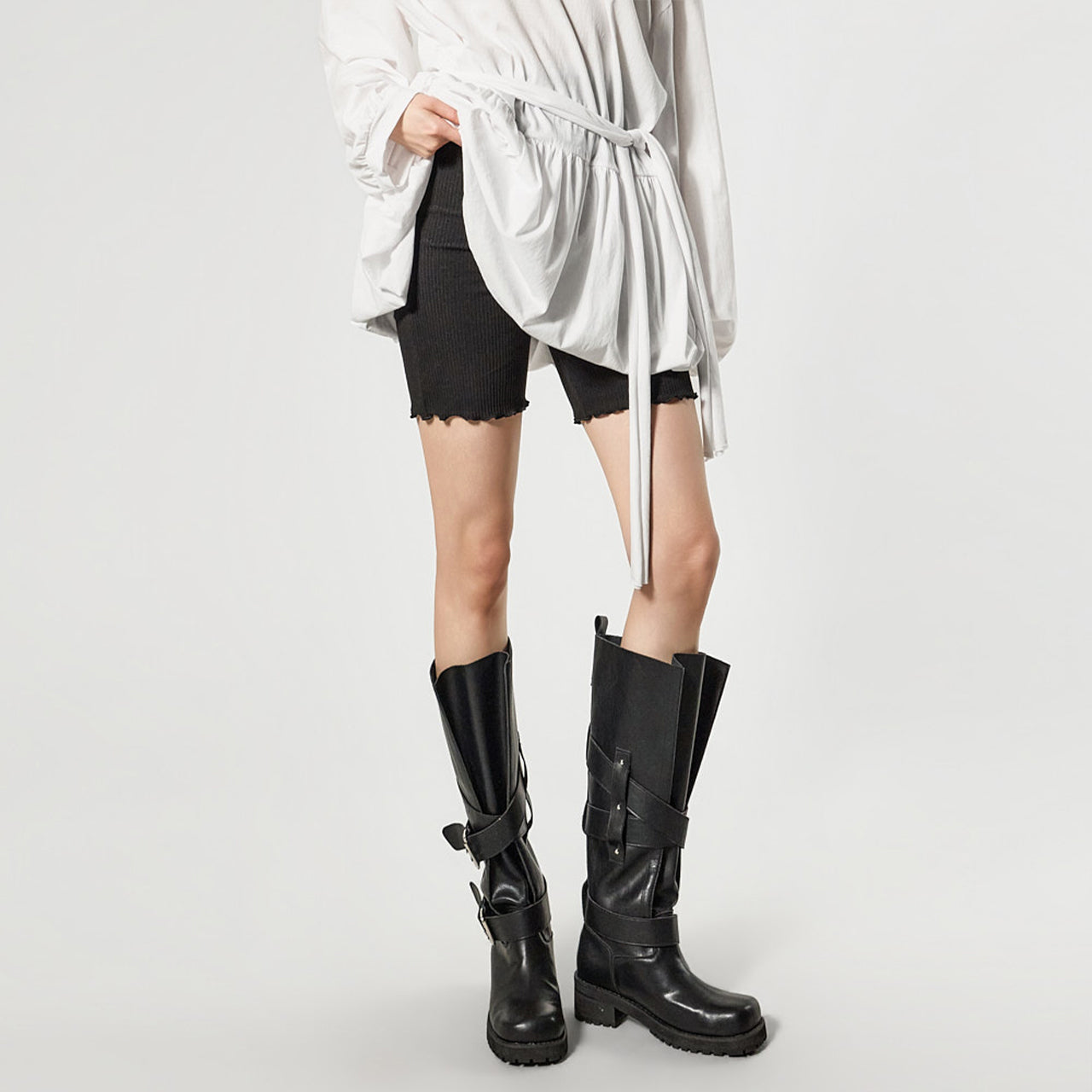 P3805 フリルバイカーショーツ