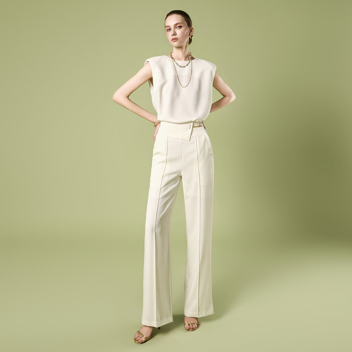 P3853 Gold Chain Slacks