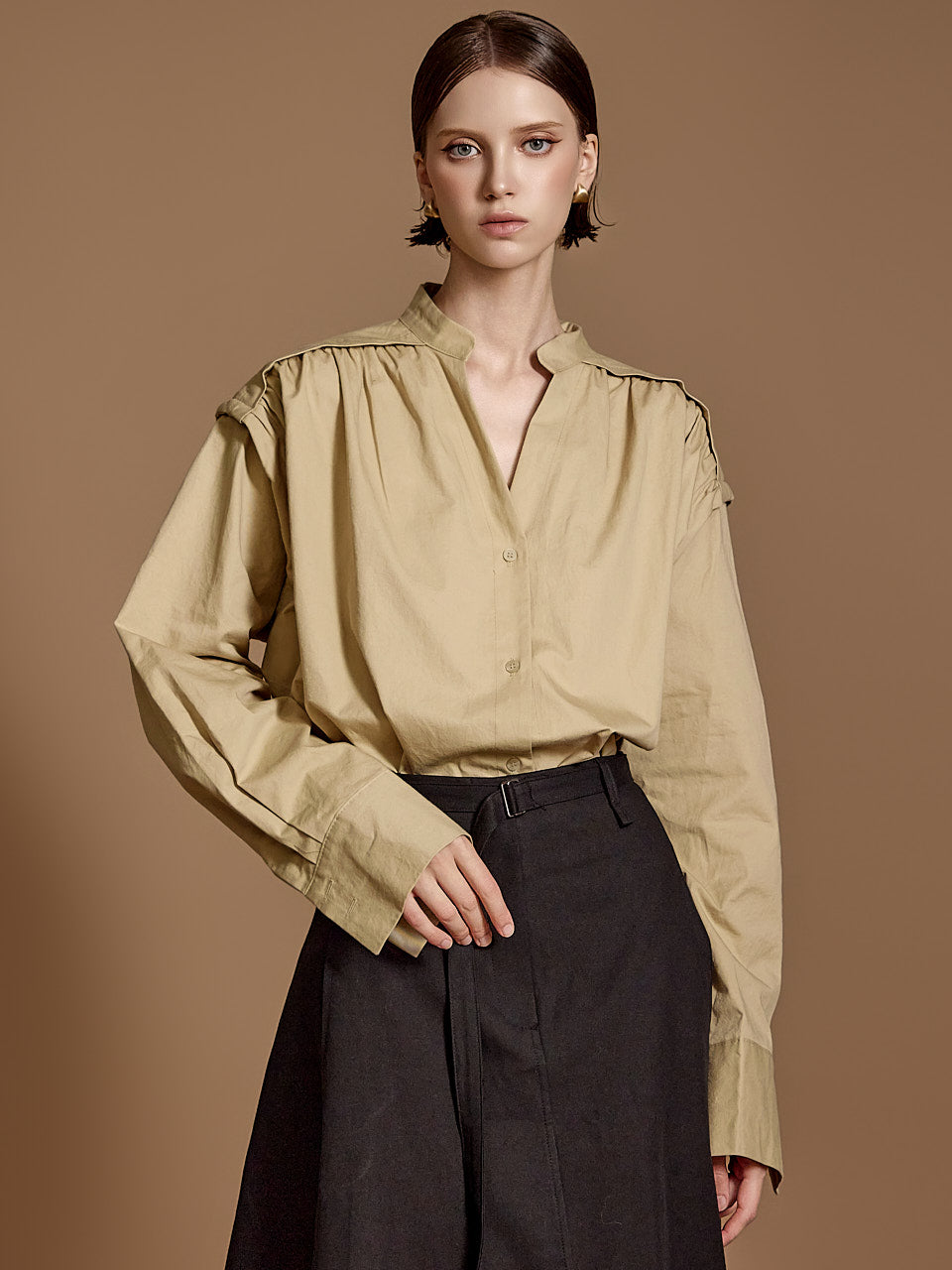 S681 ピンタックヘンリーネックシャツ