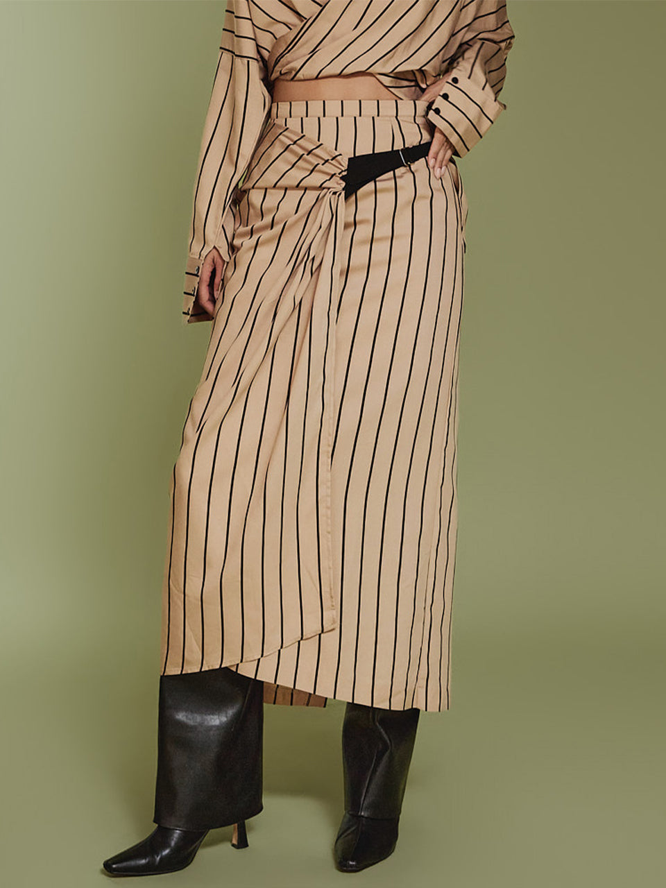 SK2802SK2802 裹身裙