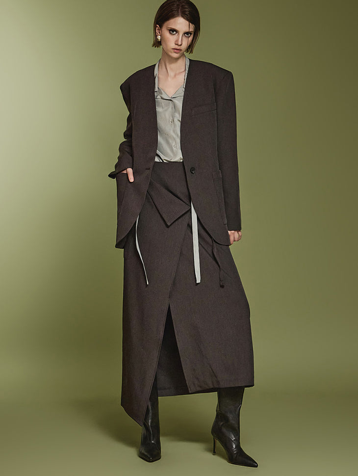 TP1943 夹克(带背带)和裙子套装