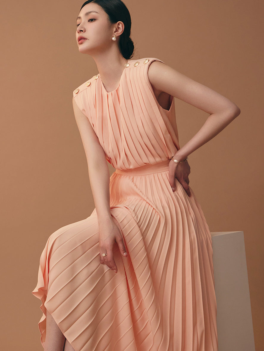 B2748 Pleated Sleeveless Blouse