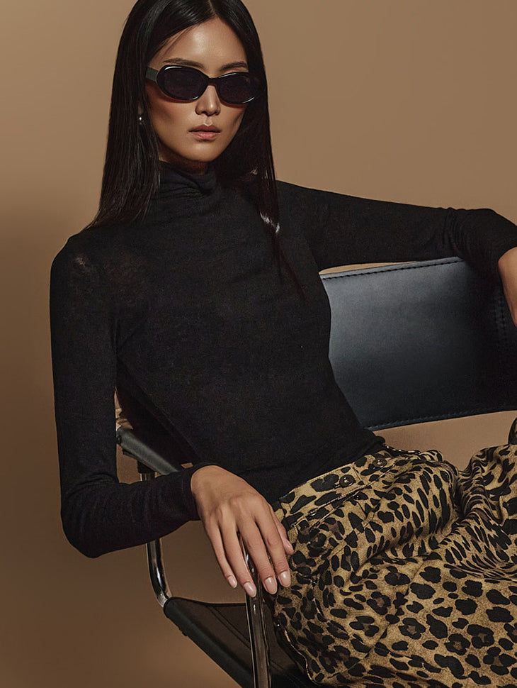 E3543 透明高领上衣