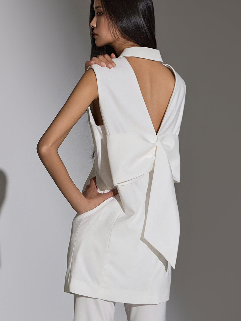 J2316 バックリボンベスト