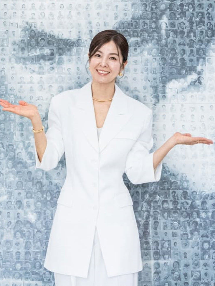 DINT CELEB<br><br> KIM SEONGEUN <br><br> J3136 & P3743 <br><br> TP2341