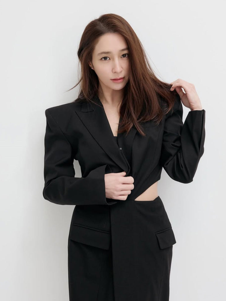 DINT CELEB<br><br> <br>LEE MINJEONG<br> KSH32O2D014