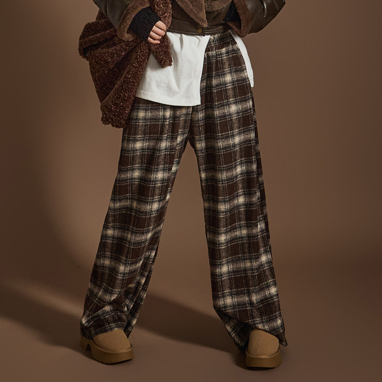 P3331 Plaid Button Pants