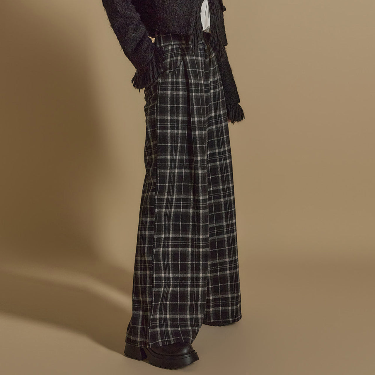 P3369 Wool Plaid Pants