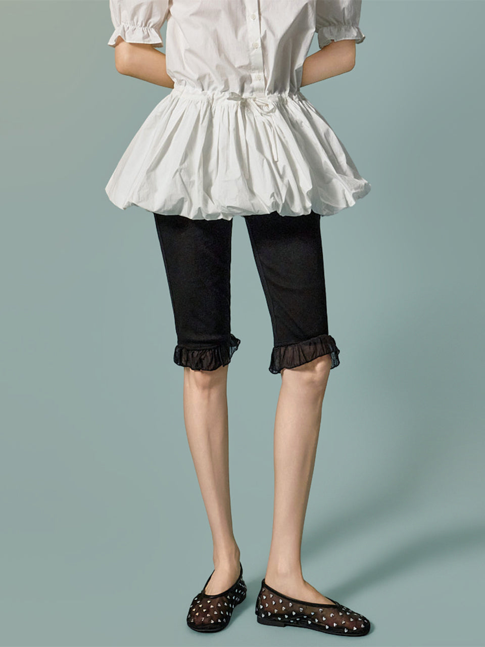 P3824 Frill Capri Pants