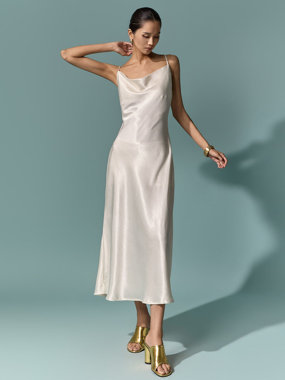 D5674 Backless Slip Dress