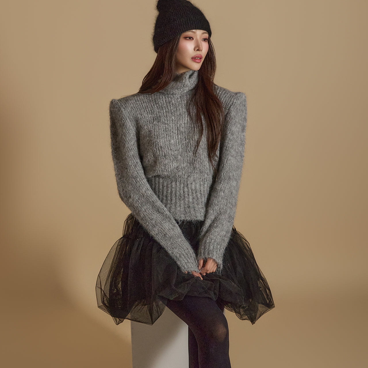 E3682 Turtleneck Shoulder Pad Knit