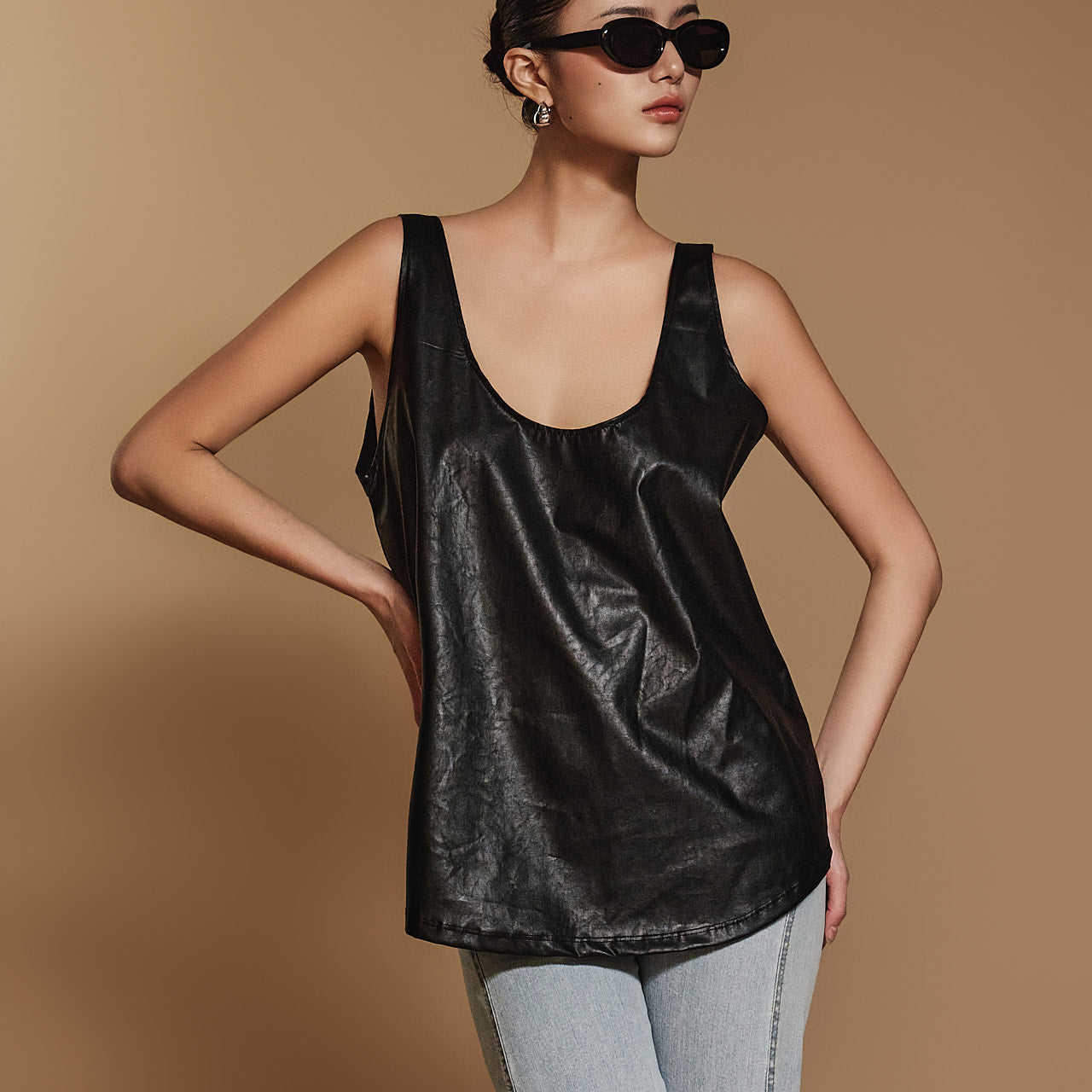 E3552 Leather Sleeveless Top