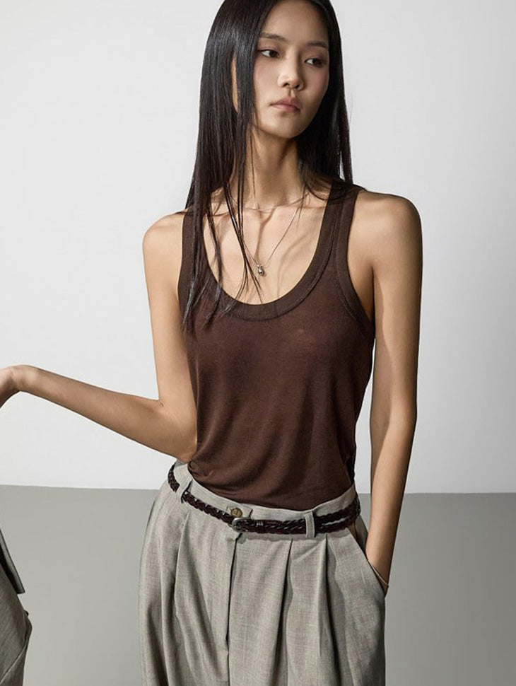 E4275 Soft U-Neck Sleeveless Top