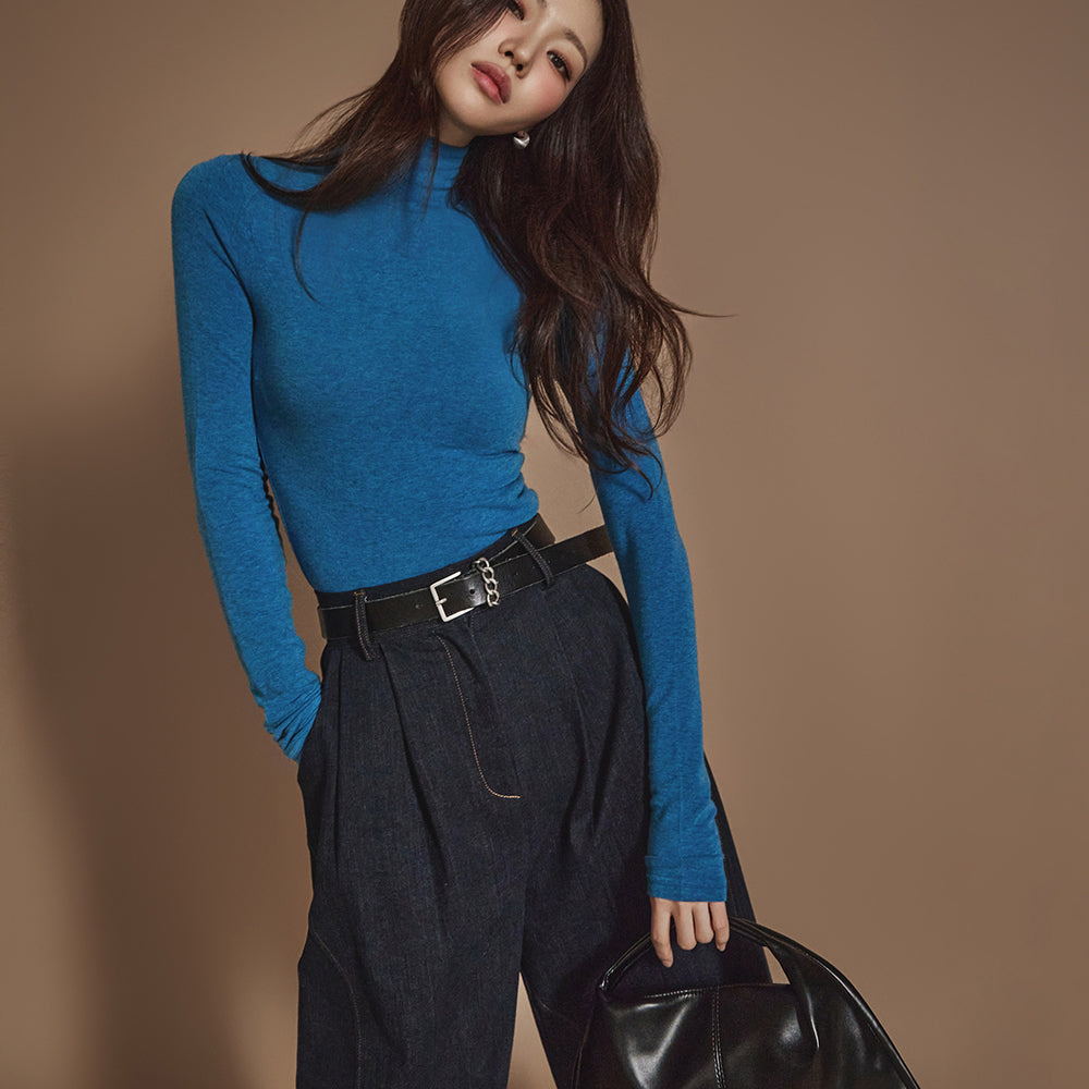 E3590 Turtleneck Top