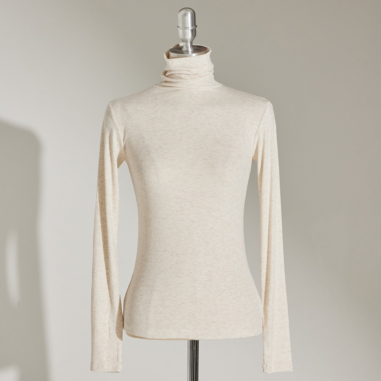 E3585 Turtleneck Top