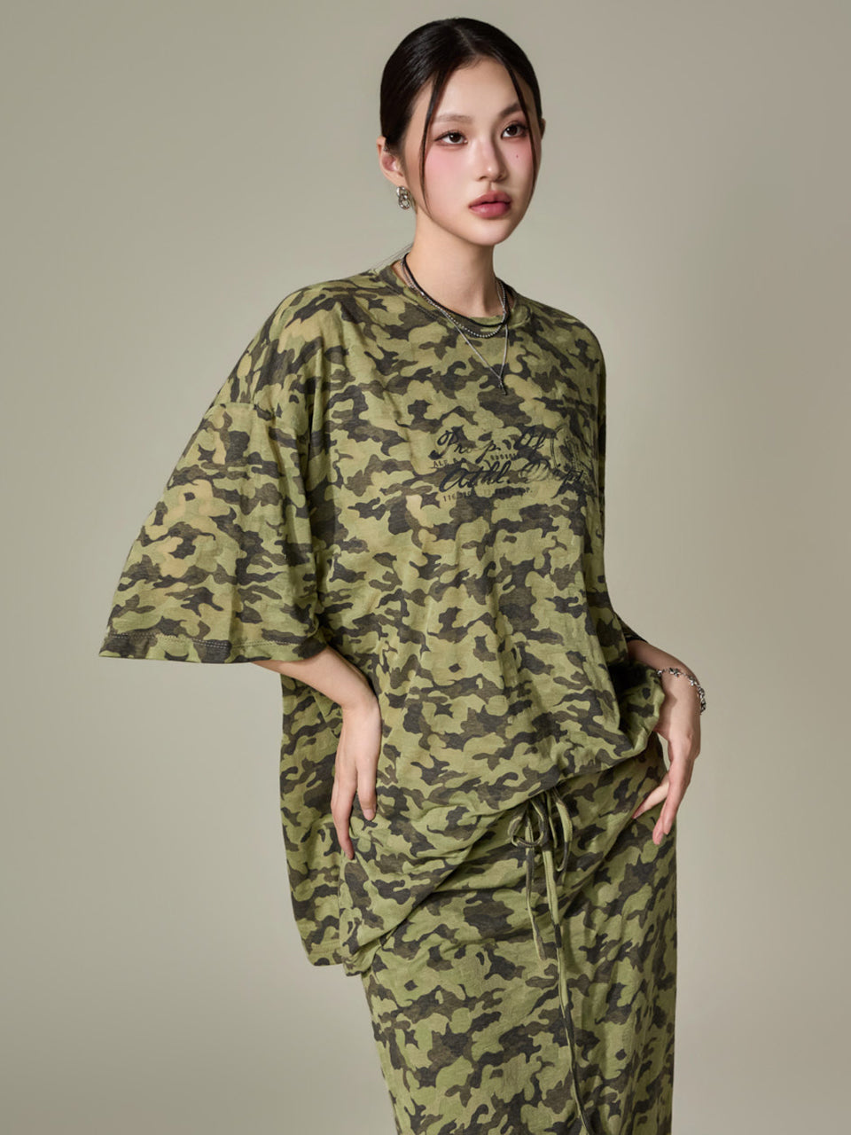 E4282 Camo Lettering Top