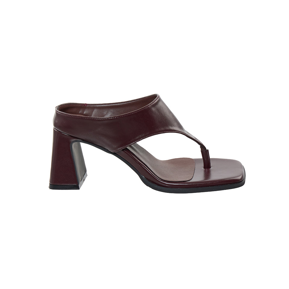 AR-3564 Bold Strap Mid-Heel Mule