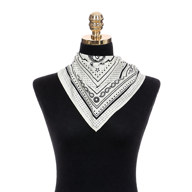 AS-1707 Motif Triangle Scarf