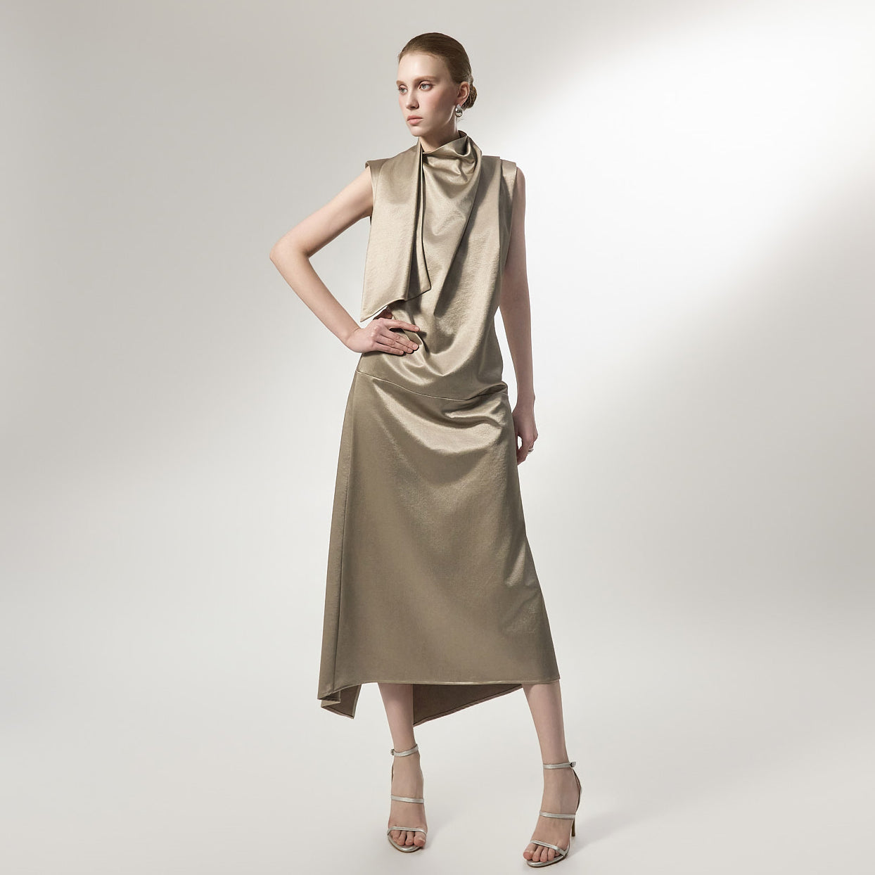 D9596 ドレープハイネックドレス