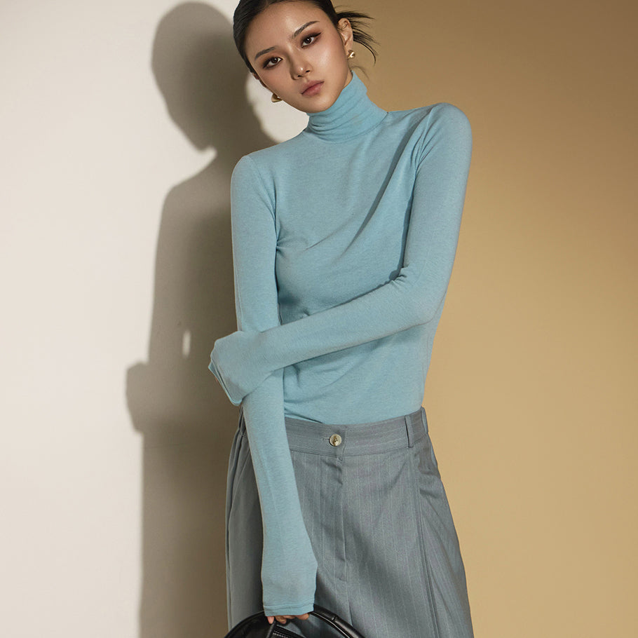 E3590 Turtleneck Top