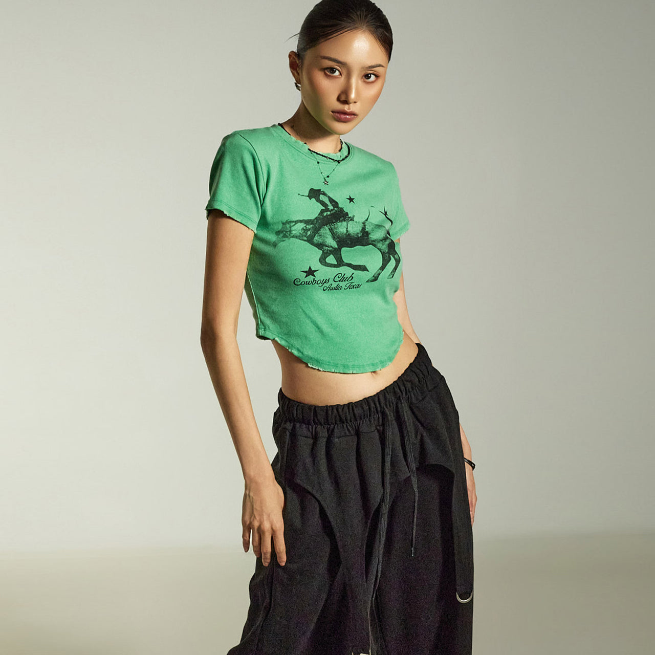 E3920 Crop Shoulder Pad Top