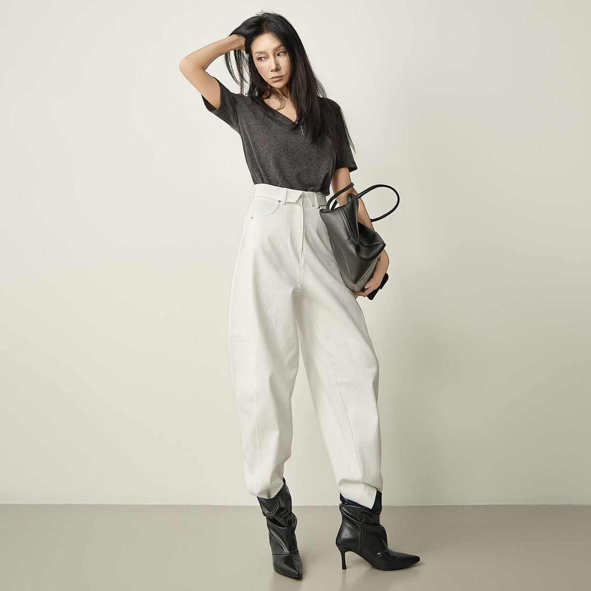E3946 V-Neck Top