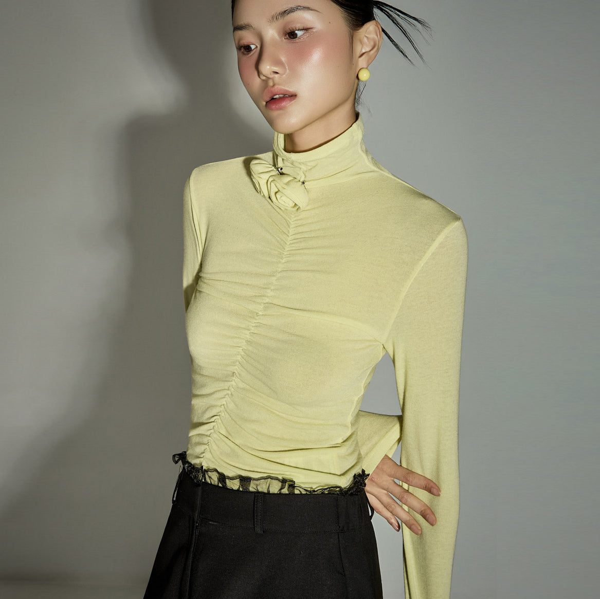 E3974 Tops with Corsage Set