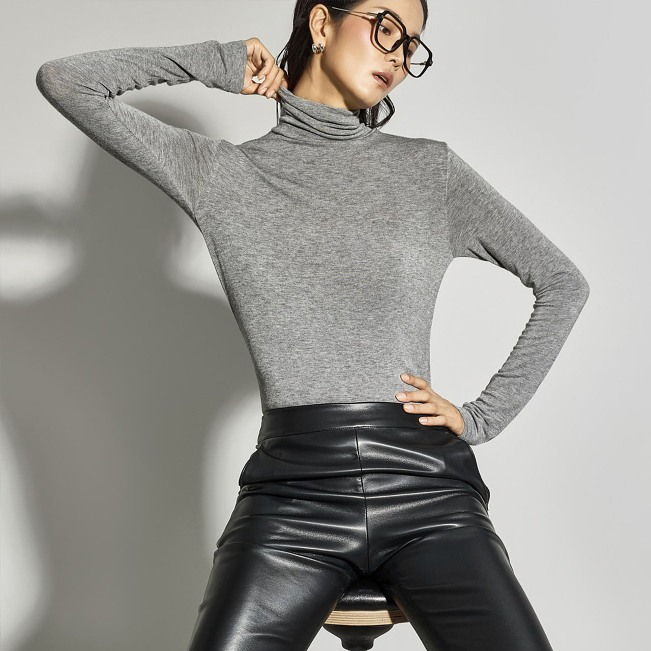E4006 Turtleneck Top