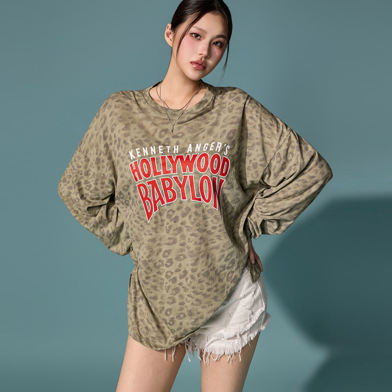 E4292 Leopard Lettering Top