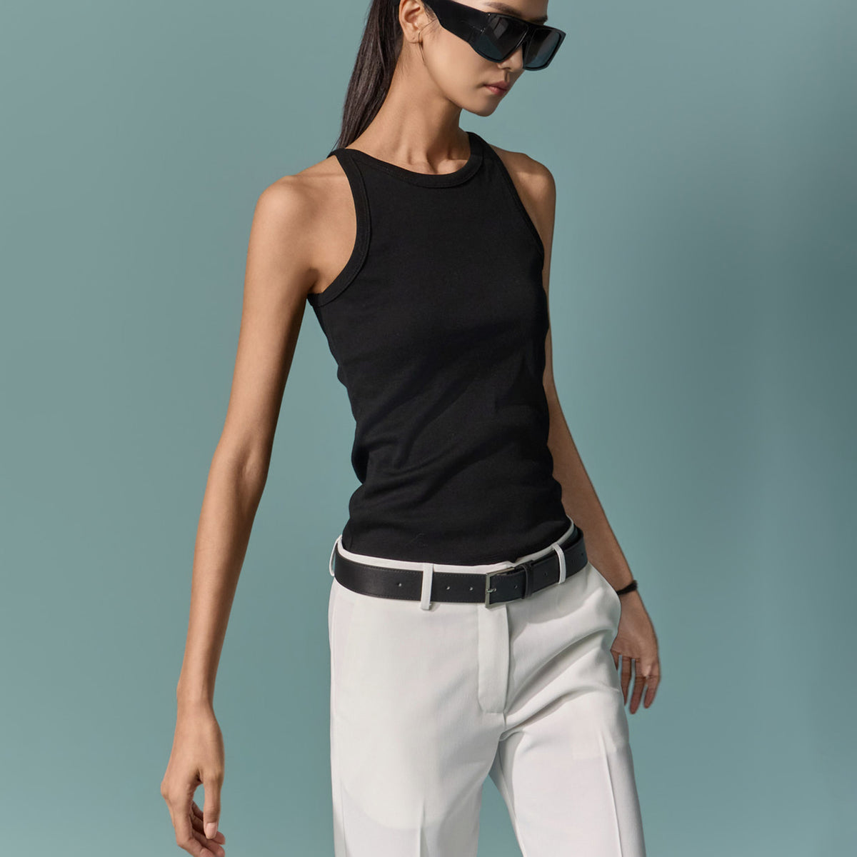 E4337 Contrast Halter Sleeveless Top