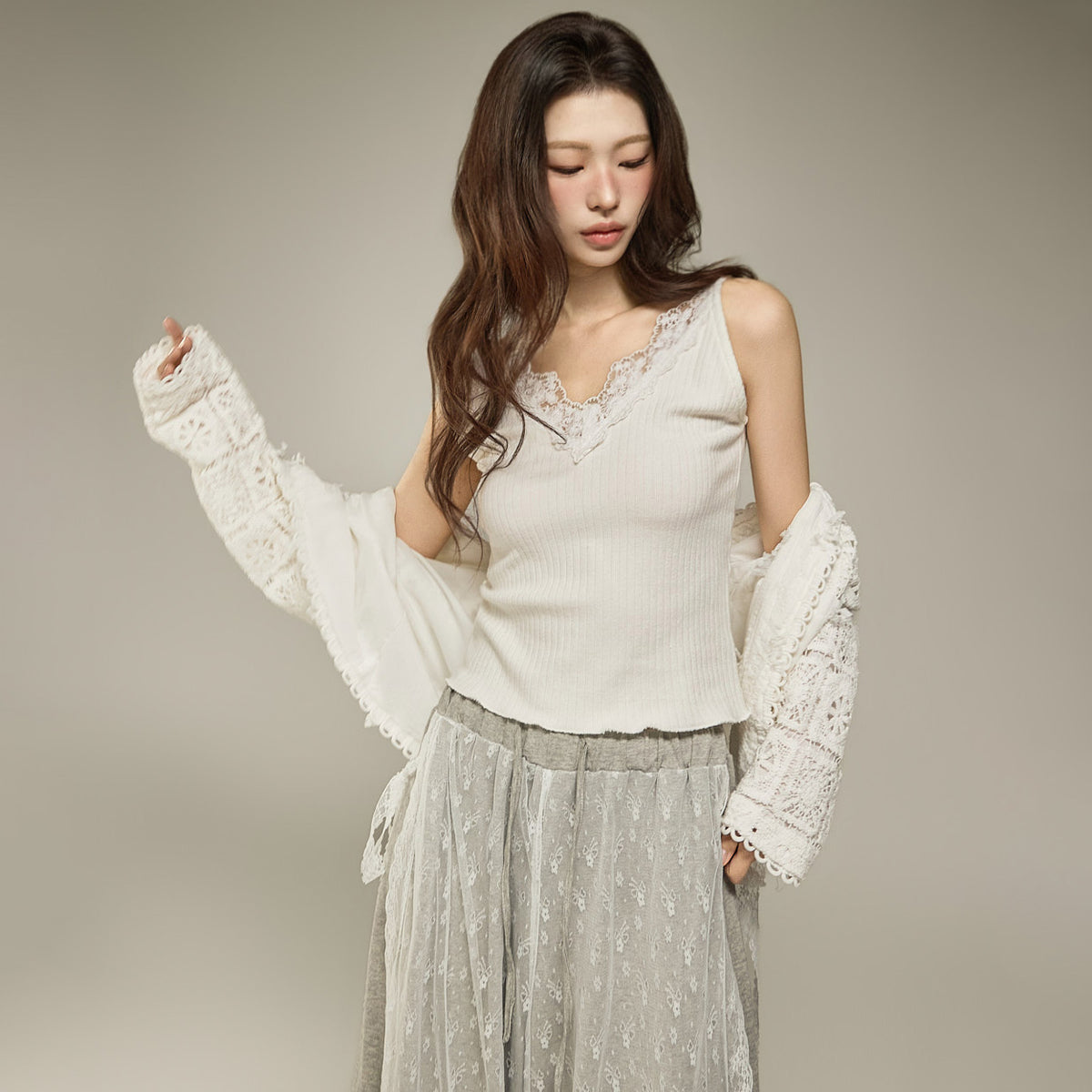 E4408 Lace Sleeveless Top