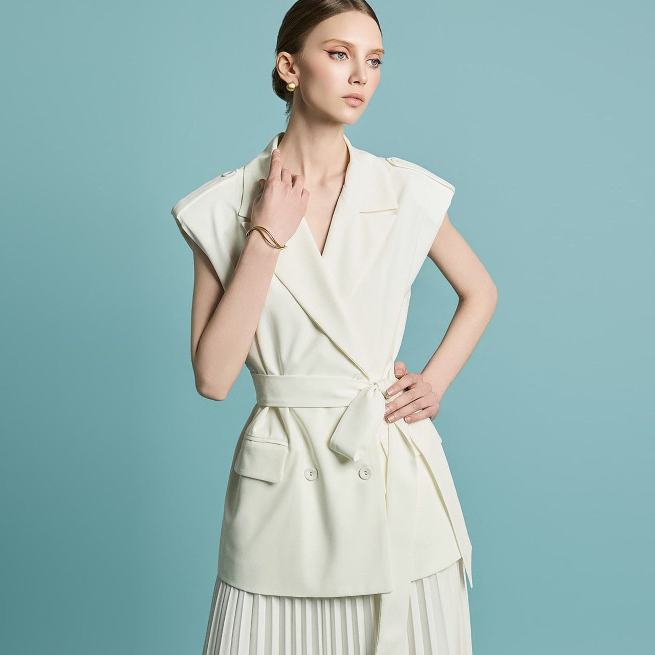 J2775 Vest With Strap