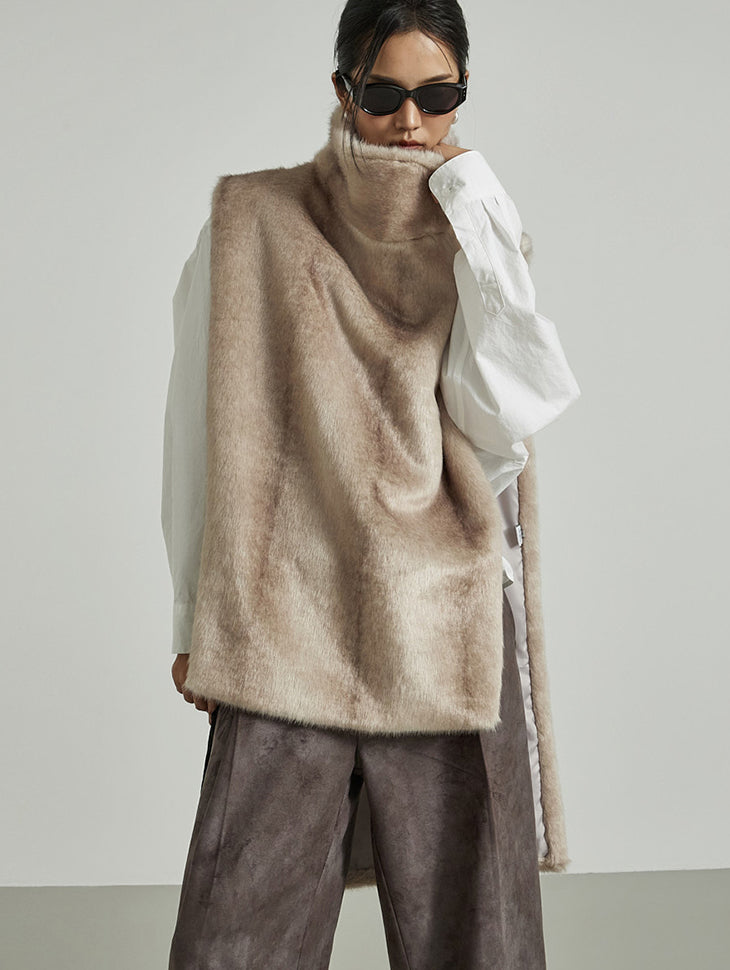 J2983 Turtle-Neck Fur Vest