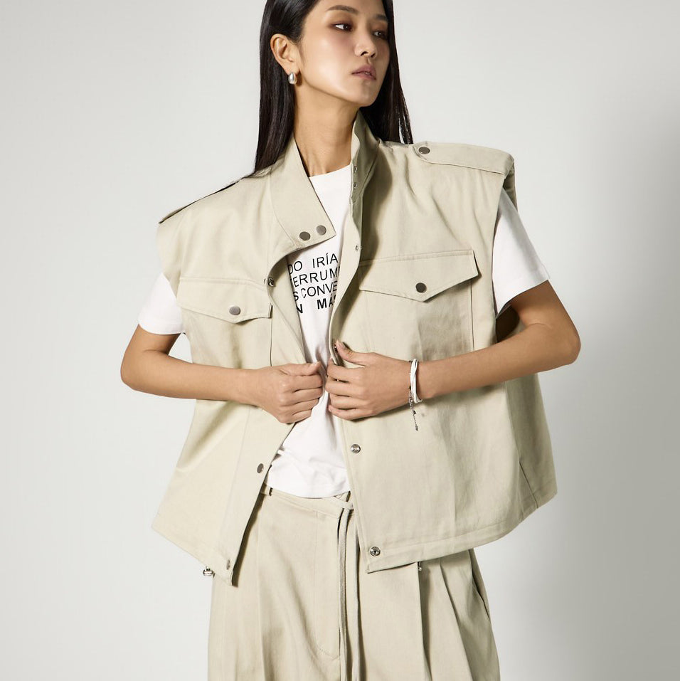 J3146 High-Neck Pocket Vest