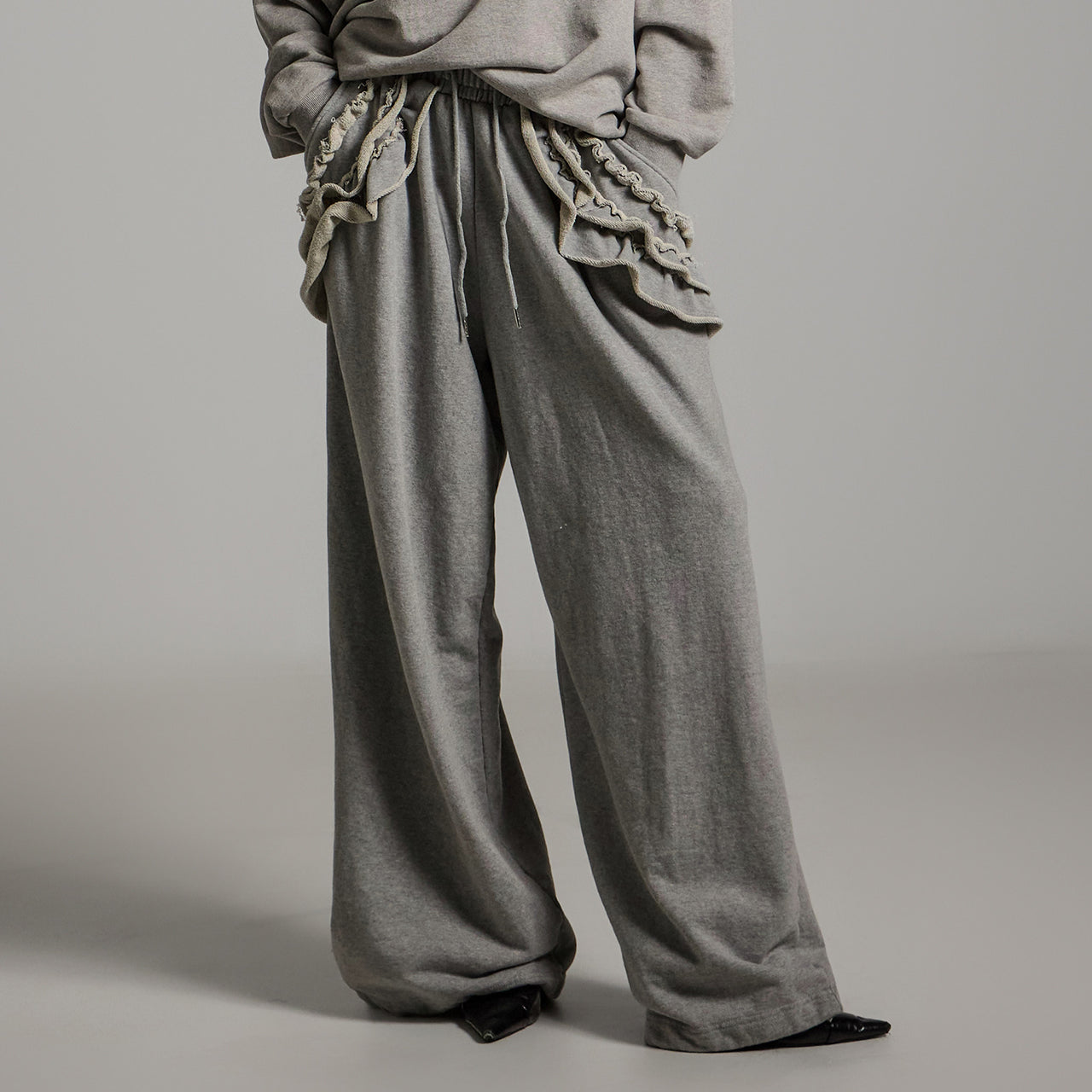 P3427 Frill Sweat Pants