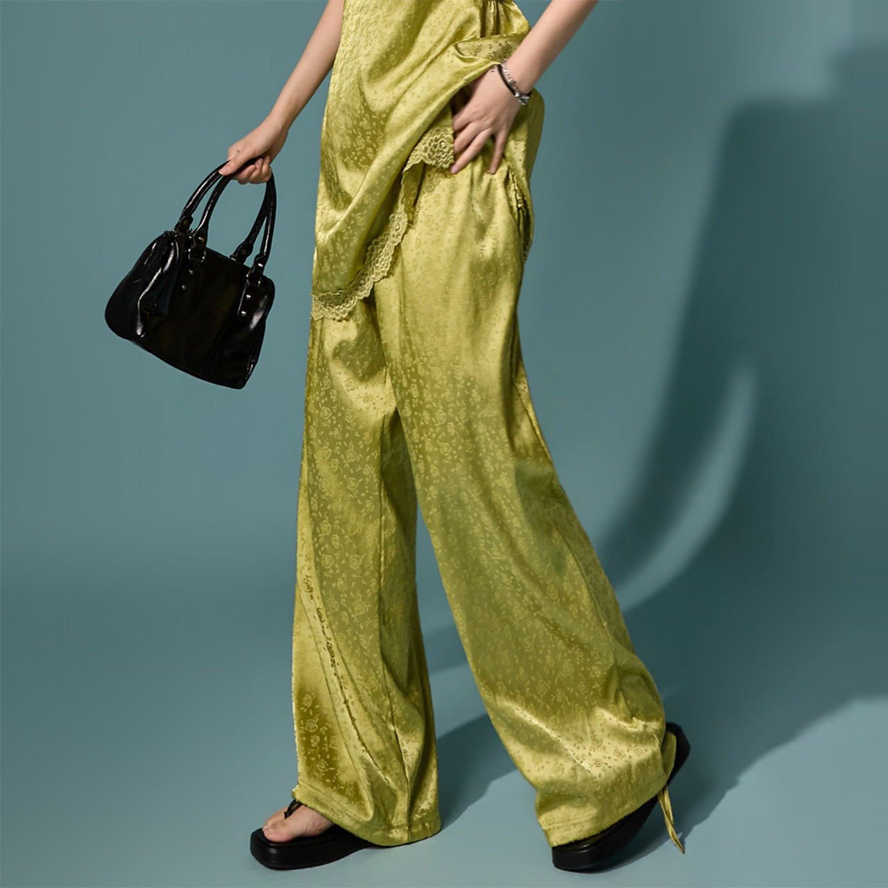 P3909 Satin Rose Pants