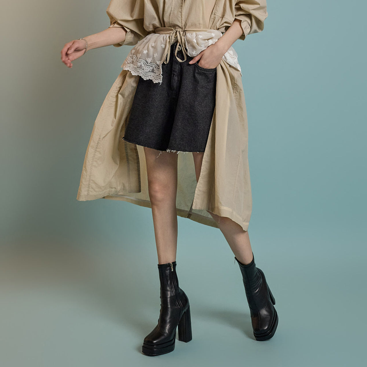 PJ573 Flared Shot Jeans