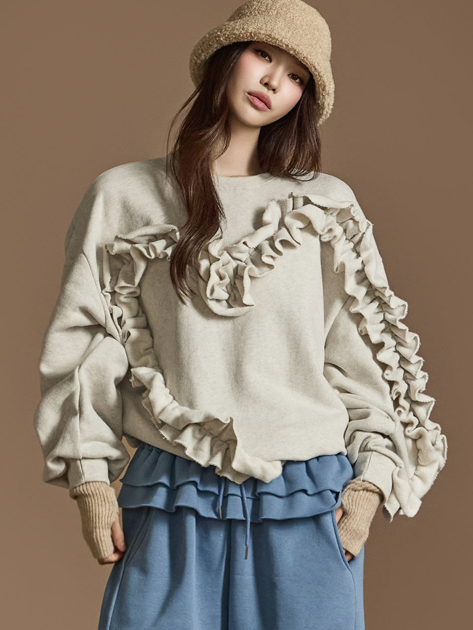 E3625 Fleece-lined Frill Sweatshirt